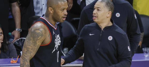 -今晨俄克拉荷马雷霆备战社区盾；复出首秀细节流出；管理层满意；轮换策略被讨论的简单介绍