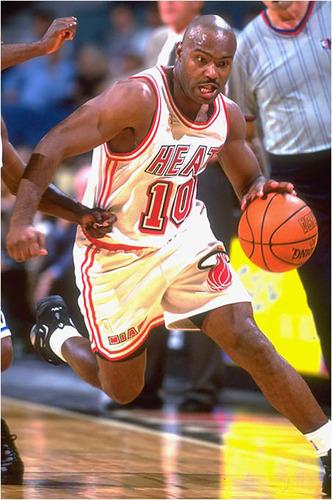 关于蒂姆回归赛场，大胜首场状态亮眼，热火观众沸腾！的信息