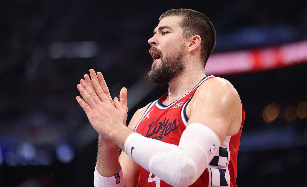 包含巴特勒新星关键助攻表现惊艳，快船未来可期！的词条